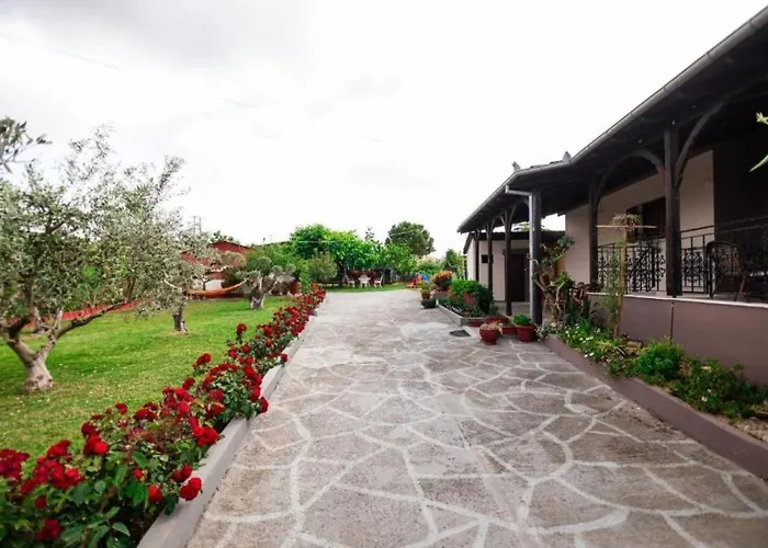 Сasa de vacaciones Red Roses-traditional House