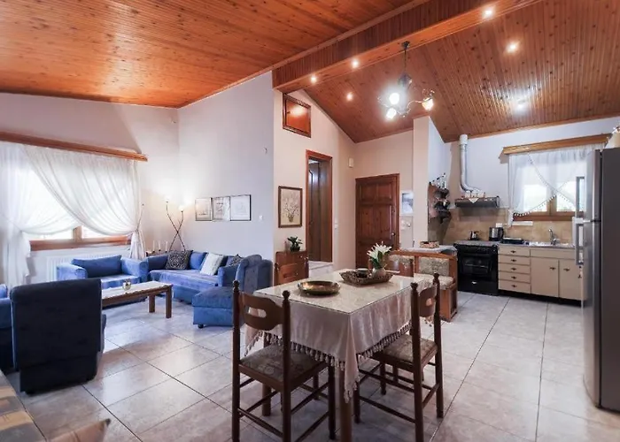 Red Roses-traditional House Сasa de vacaciones *