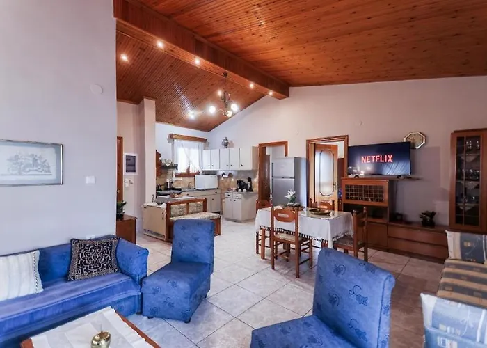 Сasa de vacaciones Red Roses-traditional House Kateríni