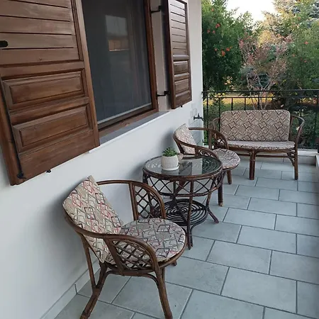 بيت للعطل Red Roses-traditional House