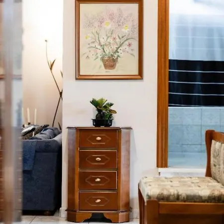 Red Roses-traditional House بيت للعطل